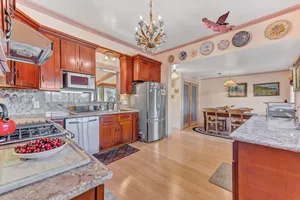 Image of Lush And Warm 2br House In Sonoma 2 Bedroom Home by Redawning