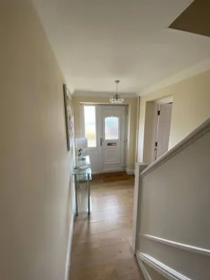 Image of Charming 6-bed House in Reading With Parking