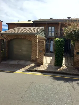 Image of Chic Townhouse In North Adelaide