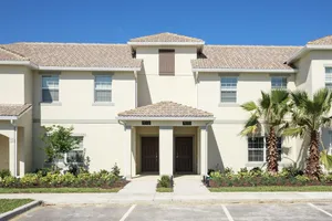 Image of 3 BR Townhome in Davenport by by STR