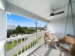 Image of A Wave From It All 3 Bedroom Condo by Redawning