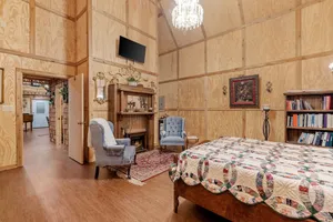 Image of Meme's Purple Barn 1 Bedroom Home by Redawning