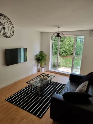 Image of London City Stays - Modern 2 Bedroom Apartment With Free Parking AND GYM Access