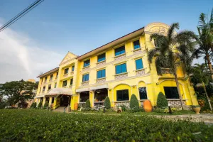 Image of Horseshoe Point Resort & Country Club