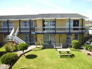 Image of ASURE Saddle and Sulky Motor Lodge