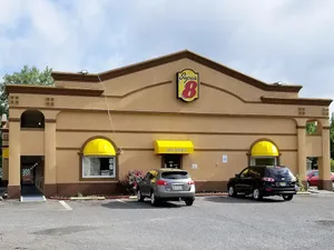 Image of Super 8 by Wyndham Bellmawr NJ/Philadelphia PA Area