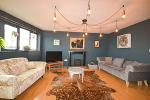 Image of Contemporary 2 Bedroom Midland Mews Apartment