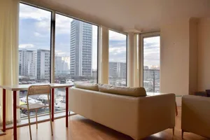 Image of Canary Wharf Apartment With Amazing Views