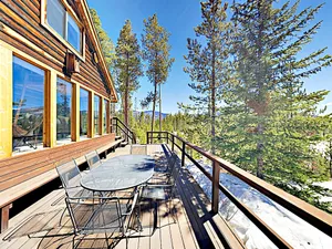 Image of Secluded Mountain-view Log , Near Snow Trails 2 Bedroom Home