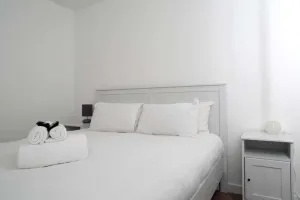 Image of Modern 2 bed apartment with stunning seaside view