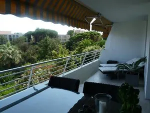 Image of Two Bed apartment in a gated residence with gardens in Cannes with sea views 865