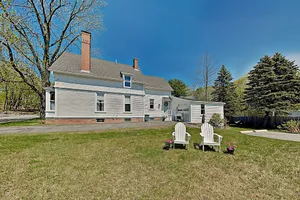 Image of Adorable & Updated In The Heart Of Freeport 3 Bedroom Home