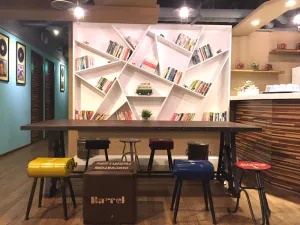 Image of I Play Inn TP