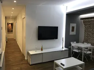 Image of AIRVA: Apartamento Duque de la Victoria