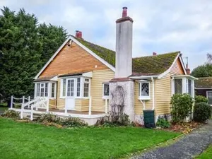 Image of WEST WING LE CHALET, pet friendly, country holiday cottage in Boston