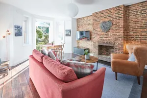 Image of Beautiful Garden Apartment in Leafy St Leonards 5 Mins to Beach
