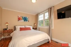 Image of NEW! 3-story Townhome - Private, Self checkin, Quiet.