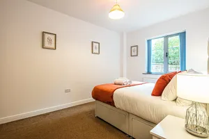 Image of Spacious Apt With Private Patio Sheffield Centre