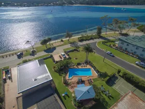 Image of Lakeside Apartments - Fishpen