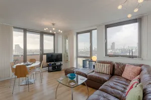 Image of 2 Bedroom East London Apartment With Lovely Views