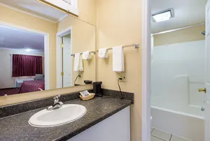 Image of Rodeway Inn West Dodge