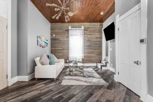 Image of Modern 3 Bedroom House in Fountain Square 3 min to Lucas Oil by CozySuites