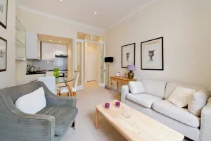 Image of Charming & Beautiful 2 bed flat in Zone 1