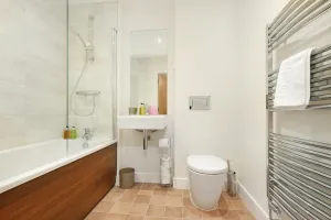 Image of Alder House Serviced Apartment Maidenhead by 360stays
