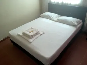 Image of Naiim Hotel By OYO Rooms