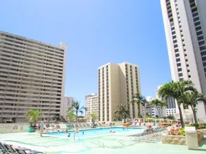 Image of Waikiki Banyan Wb2402