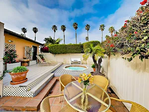 Image of Retro Beach  In Ventura 2 Bedroom Home