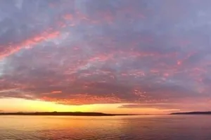 Image of Amazing Sunsets At 3br Over The Puget Sound 3 Bedroom Home by Redawning