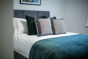 Image of Modern House in Stratford Upon Avon With Private Parking Free Wifi Netflix