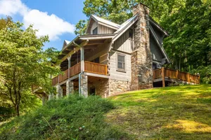 Image of Serene 4br Mountain 4 Bedroom Home