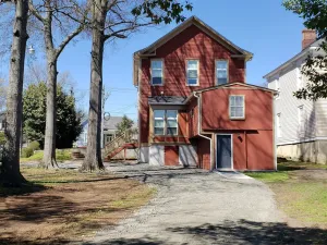 Image of Apartment - 1064 College Street