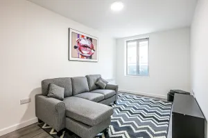 Image of 1BR City Centre Apt, Self Check In, Wifi, By DerBnB