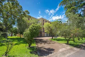 Image of Deja Views,Intrepid Close 9/1