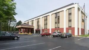 Image of Studios and Suites 4 Less Western Branch