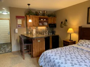 Image of Wine Resort Room Snow Mtn Bike Hiawatha