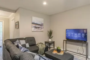 Image of SW Retreat | Sleeps 9 | King Bed | Pet-Friendly | High-Speed WiFi