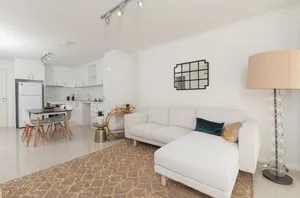 Image of Lakeview Apartments Suite 15