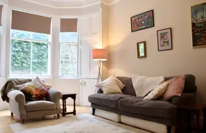 Image of Spacious 2 Bedroom Flat Near Edinburgh New Town