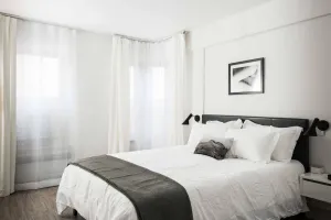 Image of MONTCLAIR - Modern CWE Apts near BJC by Zencity