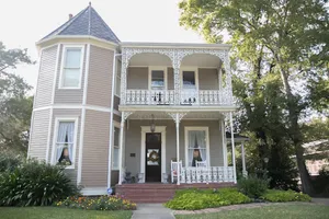 Image of Laurel Manor Bed And Breakfast