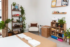 Image of Bright 1 Bedroom Apartment in Hackney Wick With Balcony