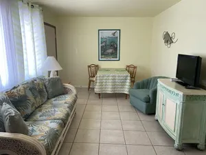 Image of Holiday Court 06 - Sea Ray