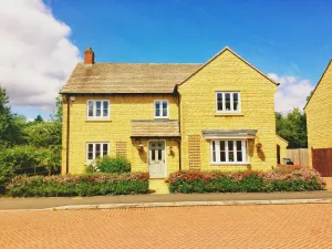 Image of Moon House