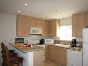 Image of 032 - Lakefront Village Escape - Meredith Lodging