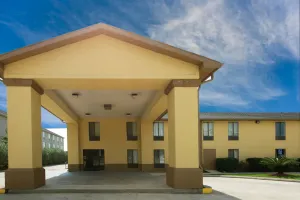 Image of Super 8 by Wyndham Sulphur Lake Charles
