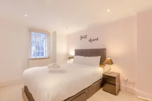 Image of Stylish 1 Bedroom Apartment in Pimlico With Lovely Garden